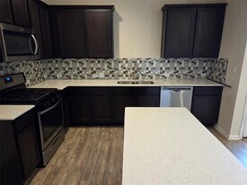 8136 Daisy Cutter Crossing in Georgetown, TX - Building Photo