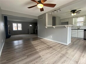 10211 W 96th Terrace in Overland Park, KS - Building Photo - Building Photo