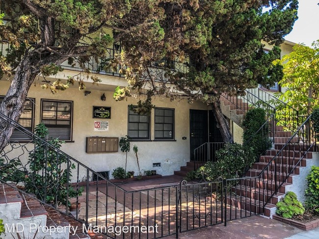 297 Orange Ave in Long Beach, CA - Building Photo - Building Photo