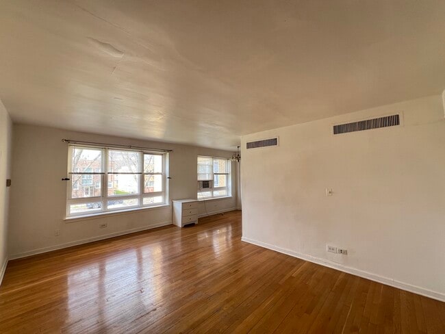 5335 N California Ave in Chicago, IL - Foto de edificio - Building Photo