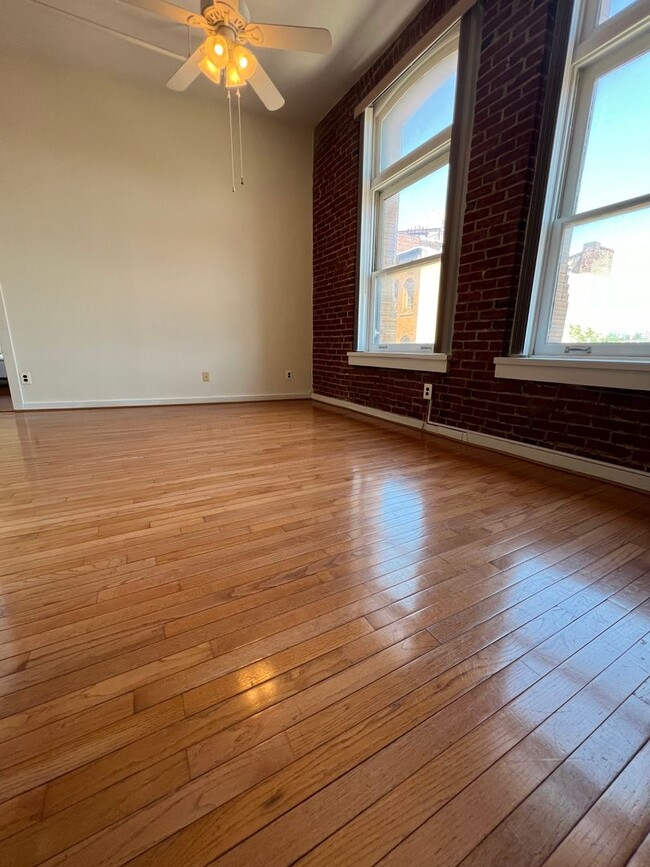 1010 Race St in Philadelphia, PA - Building Photo - Building Photo