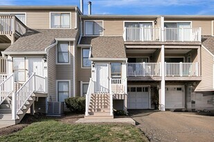 109 Peddlers Dr in Branford, CT - Building Photo