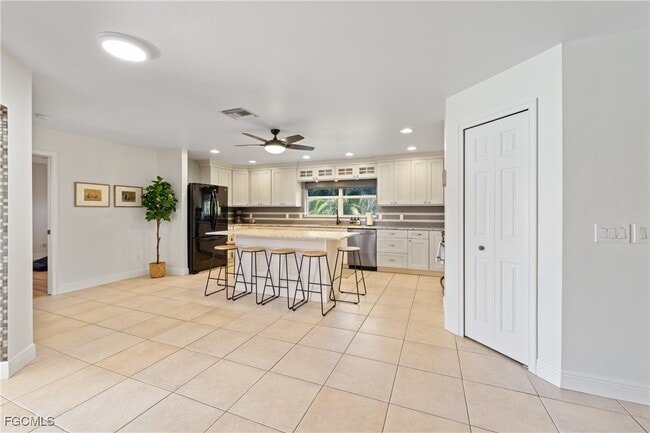 property at 2309 SW 27th St