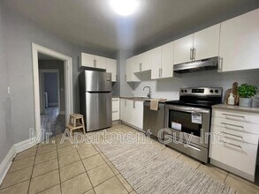 7 Rutherford Ave in Hamilton, ON - Building Photo - Building Photo