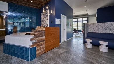 Zephyr on the Park in Redmond, WA - Foto de edificio - Building Photo