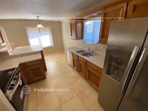 8321 W Avalon Dr in Phoenix, AZ - Building Photo - Building Photo