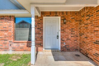 1006 Holiday Dr in San Angelo, TX - Building Photo - Building Photo