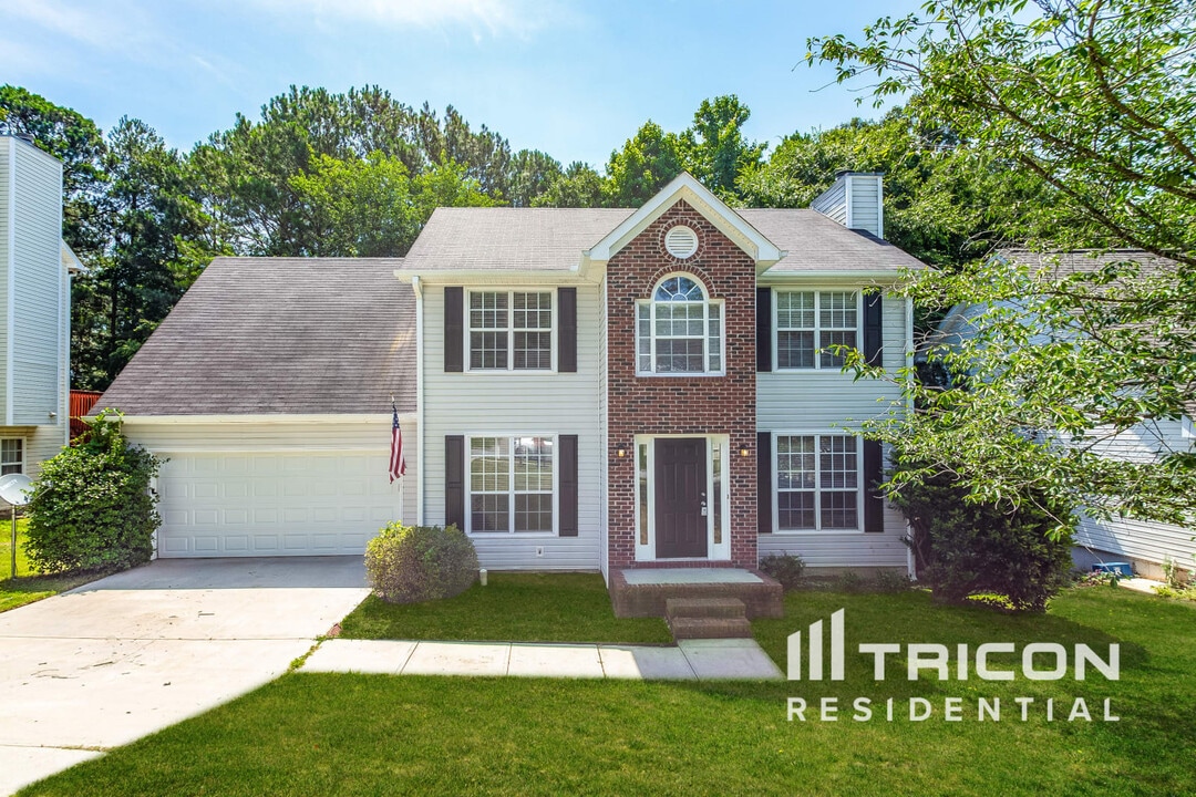 741 Simon Park Cir in Lawrenceville, GA - Foto de edificio