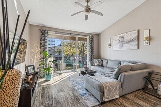 854 Normandy Trace Rd in Tampa, FL - Building Photo - Building Photo