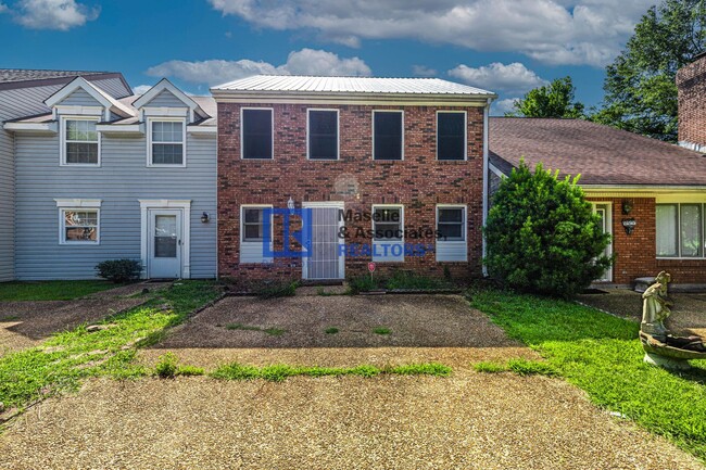 property at 394 Brookwood Lake Pl