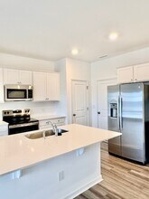 463 Fran Dr in Haw River, NC - Foto de edificio - Building Photo