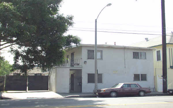 1046-1048 E 7th in Long Beach, CA - Building Photo - Building Photo