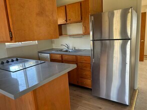 6104 Bernhard Ave, Unit Upper Unit in Richmond, CA - Building Photo - Building Photo