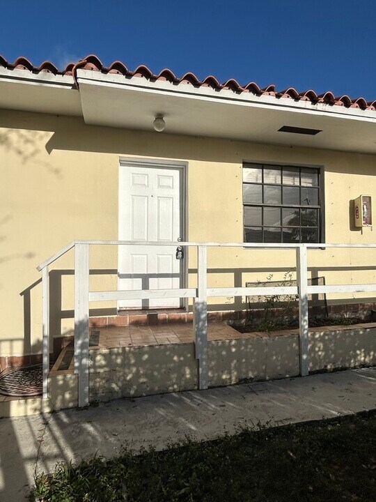 3091 NW 1st St in Miami, FL - Building Photo