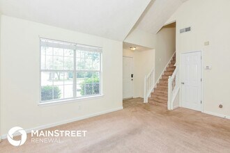 3552 6 Oaks Ct in Decatur, GA - Building Photo - Building Photo