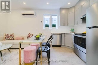 129 Curzon St in Toronto, ON - Building Photo - Building Photo