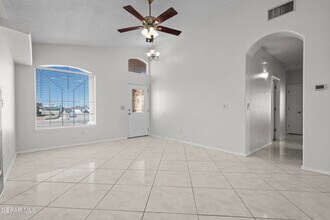 14720 Sand Gate Dr in Horizon City, TX - Building Photo - Building Photo