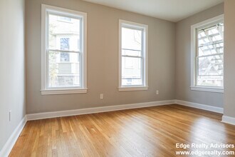15 Glenmont Rd, Unit 2 in Boston, MA - Foto de edificio - Building Photo