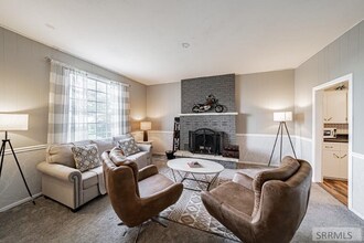 2910 E Lincoln Rd in Idaho Falls, ID - Building Photo - Building Photo