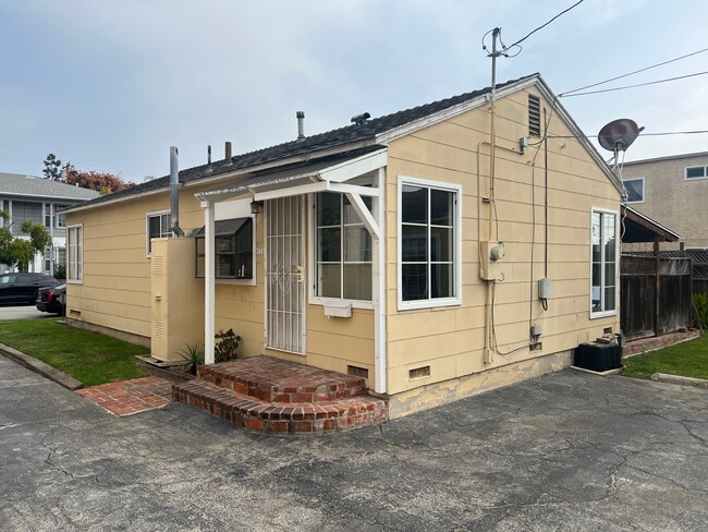 3841 Westwood Blvd, Unit 3841 in Culver City, CA - Building Photo - Building Photo