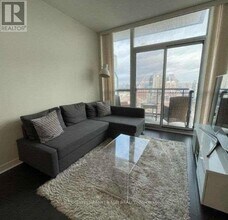 3975 Grand Park Dr in Mississauga, ON - Building Photo - Building Photo