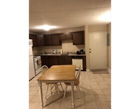 152 Turner Rd-Unit -14 in Holliston, MA - Foto de edificio - Building Photo