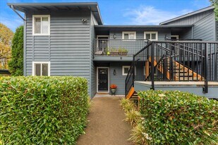 1938 NW 143rd Ave in Portland, OR - Building Photo