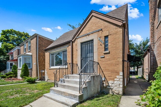 property at 10040 S Vernon Ave