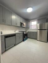 660 Hemlock St in Brooklyn, NY - Building Photo