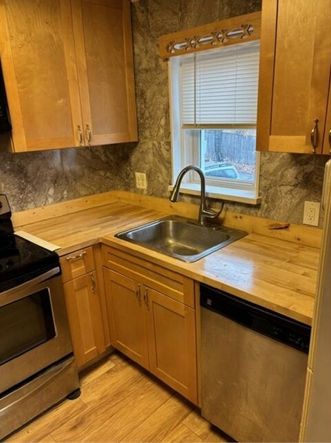 5242 Patrick Henry Dr in Baltimore, MD - Building Photo