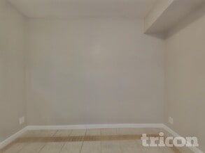 2455 E Broadway Rd in Mesa, AZ - Foto de edificio - Building Photo