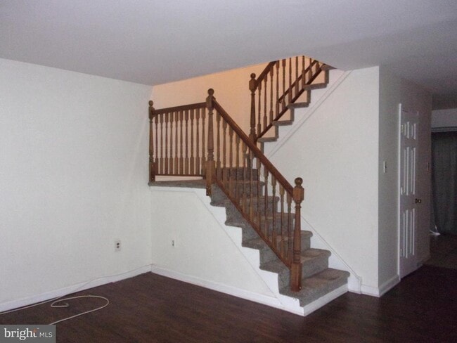 property at 48 Chelsea Cir