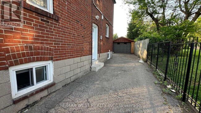 148 Cosburn Ave. in Toronto, ON - Building Photo - Building Photo