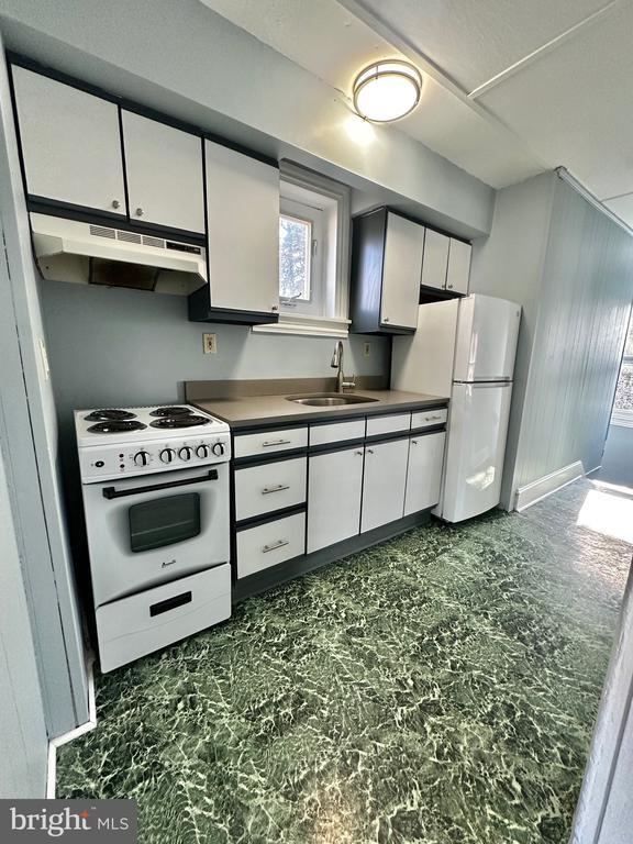 214 Gay St in Phoenixville, PA - Building Photo - Building Photo