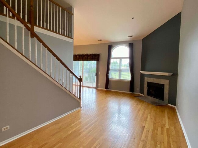 5S510 Scots Dr in Naperville, IL - Building Photo - Building Photo