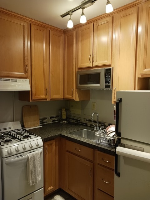 property at 801 N Pitt St