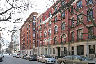 304 West 107 Street in New York, NY - Building Photo - Building Photo