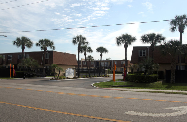 Park Pointe Apartments in Tampa, FL - Building Photo - Building Photo