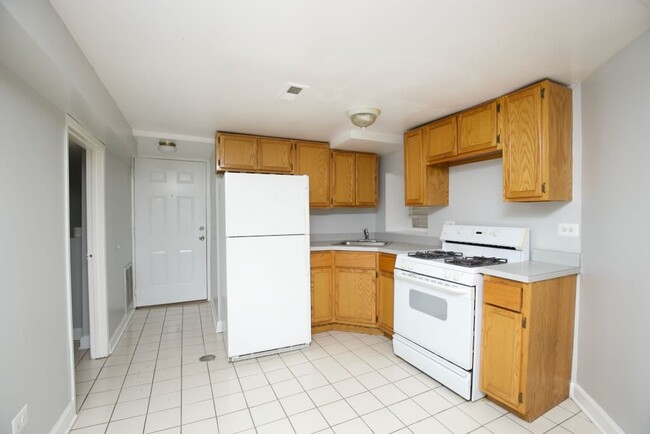 1121 N Winchester Ave, Unit A00K in Chicago, IL - Building Photo - Building Photo