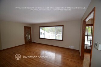 124 Oakwood Rd in Apple Valley, MN - Building Photo - Building Photo