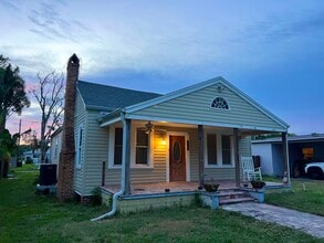 316 Bay St in Tarpon Springs, FL - Building Photo - Building Photo