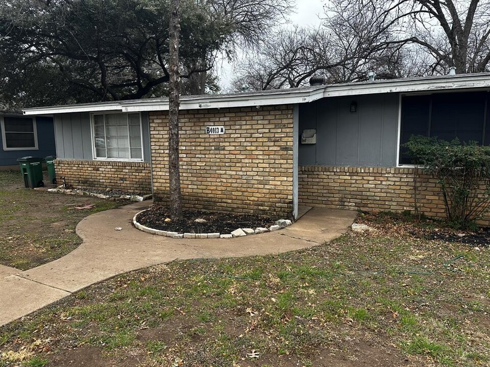 4013 Burnet Rd in Austin, TX - Building Photo