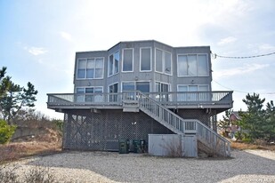 23 Dune Rd