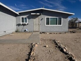 7005 N Star Ave in Twentynine Palms, CA - Building Photo
