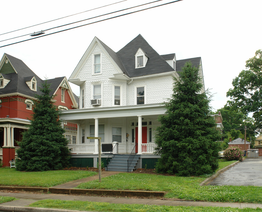 1223 Third St in Roanoke, VA - Foto de edificio