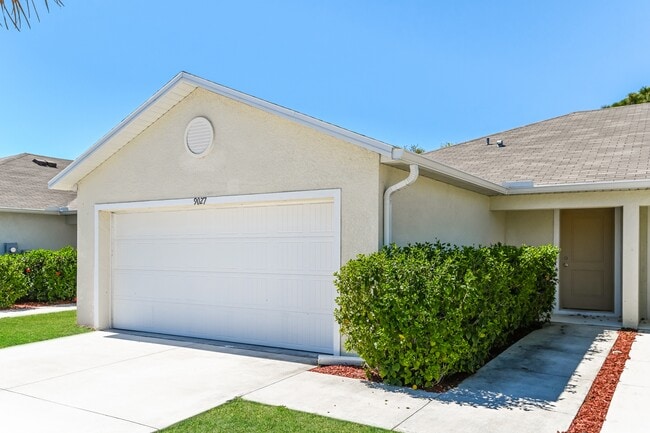 9027 Aegean Cir, Unit 00K1 in Lehigh Acres, FL - Building Photo - Building Photo