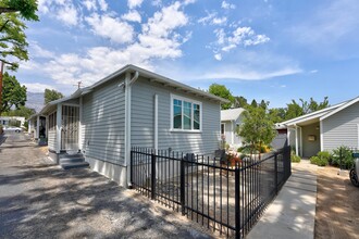 664 E Sacramento St in Altadena, CA - Building Photo - Building Photo