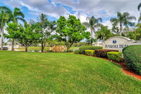 2248 NW 171st Terrace in Pembroke Pines, FL - Foto de edificio - Building Photo