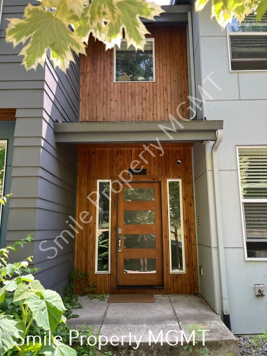 2416 SE Morrison St in Portland, OR - Building Photo