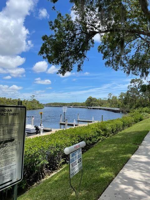 2500 SE Anchorage Cove in Port St. Lucie, FL - Building Photo